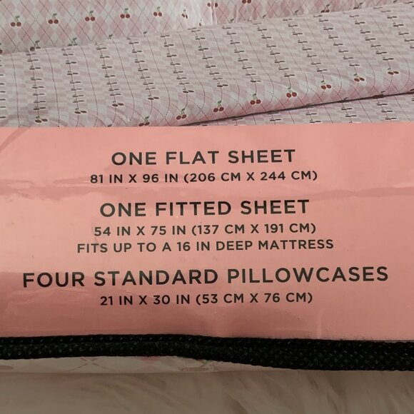 JUICY COUTURE Cherry Argyle Full Sized Bed Sheets Set - Picture 4 of 4